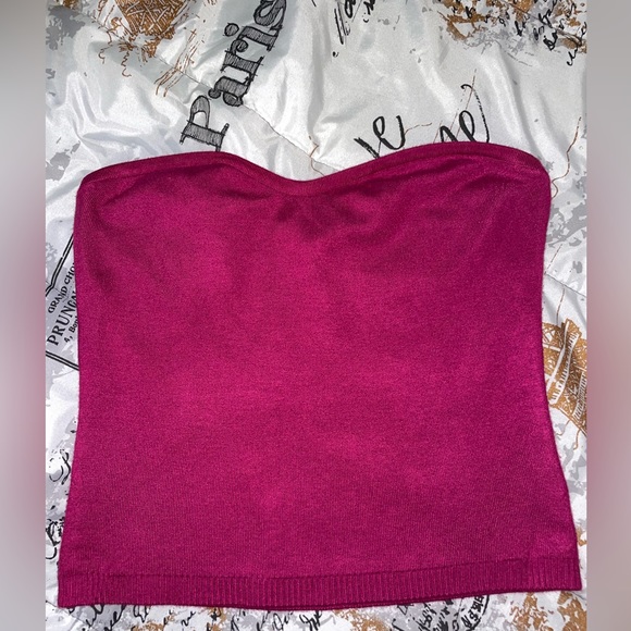 Women’s Top - Picture 3 of 5